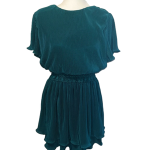 3 FOR $15 🛑 Stunning Tiered Green Mini Dress, New with Tags